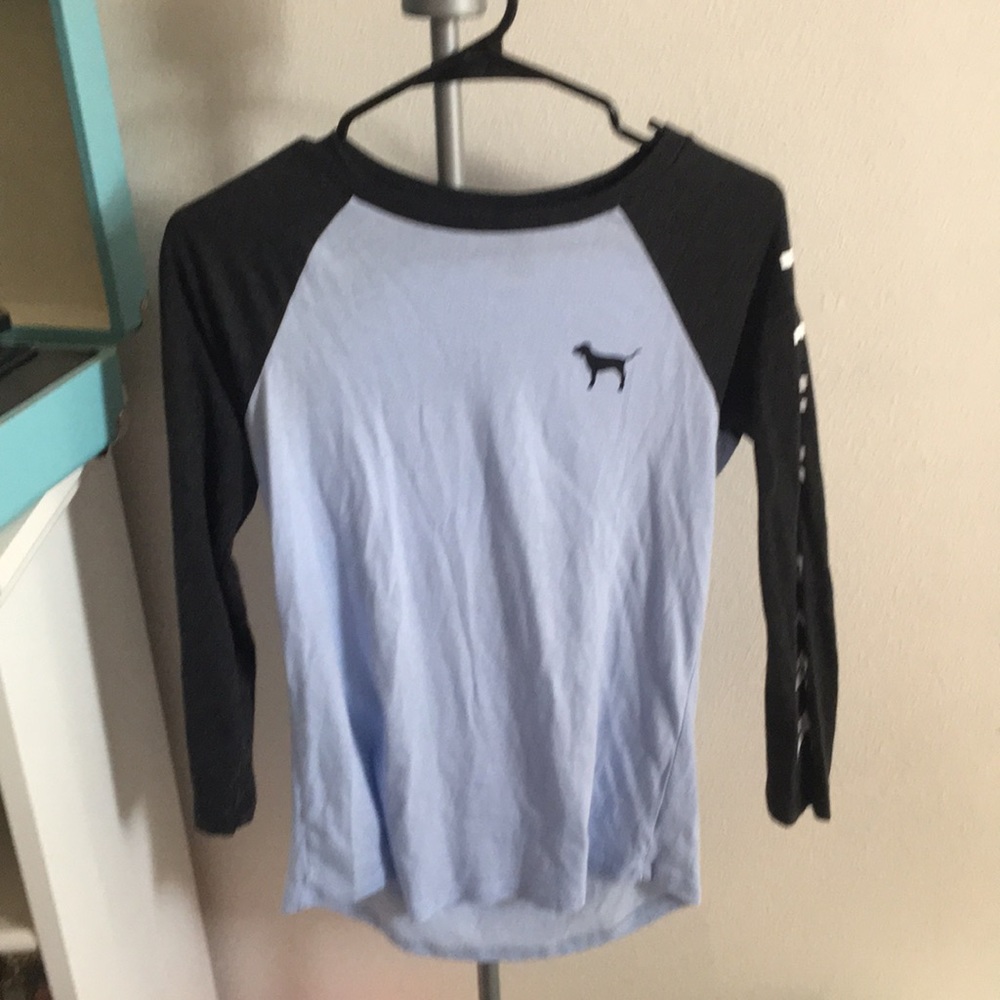 pink, blue and gray long sleeve shirt